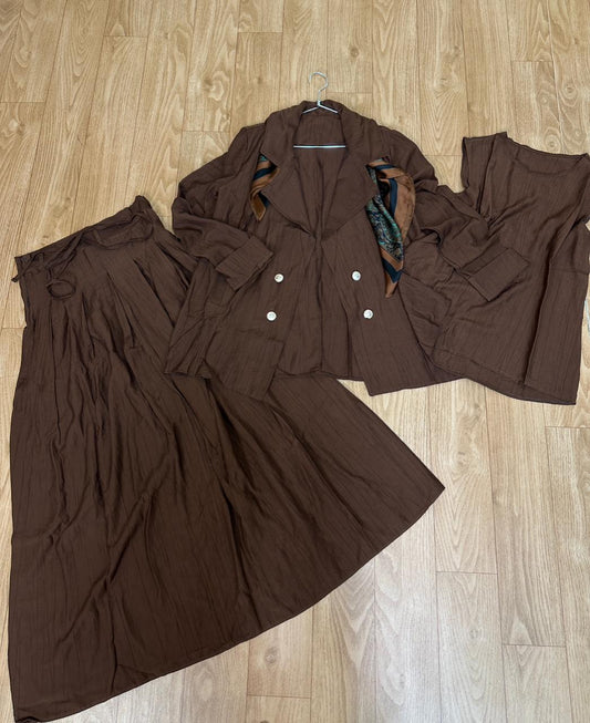 Ensemble jupe 3 pieces.
