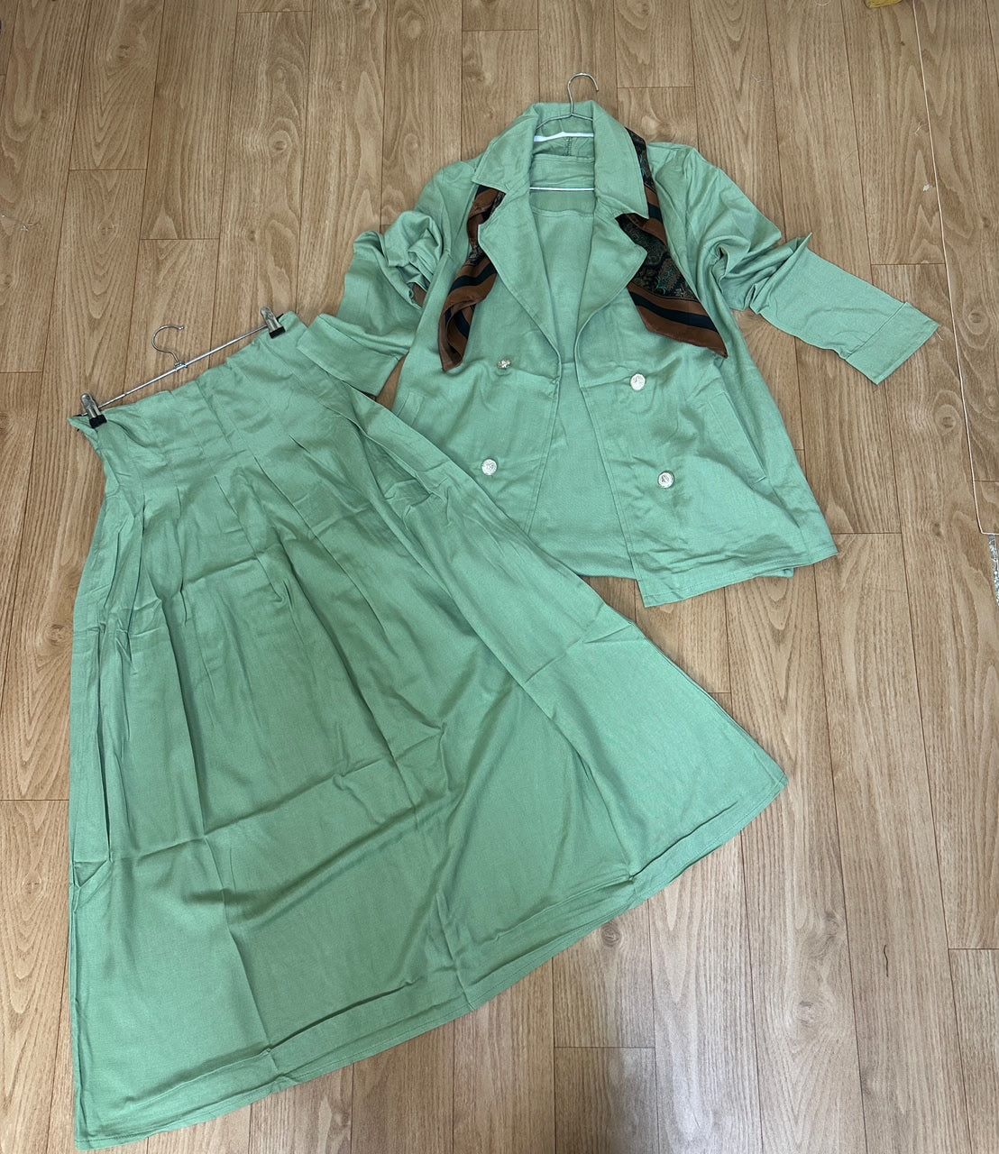 Ensemble 3 pièces jupe